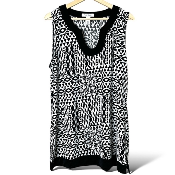 WHITE HOUSE BLACK MARKET Easy Care Sleeveless Black White Geometric Print Top XL - Picture 3 of 8